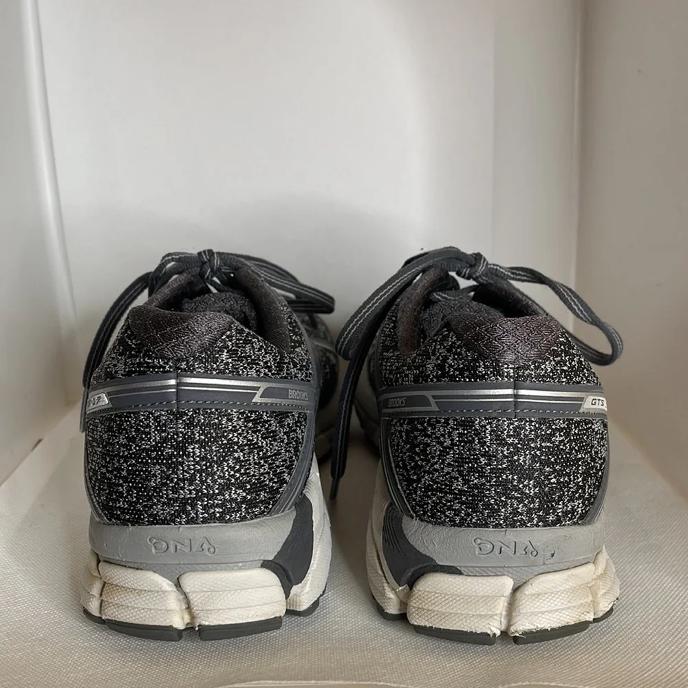 Brooks Women’s Adrenaline GTS 17 Grey/Black/Pink Size 11 - EUC